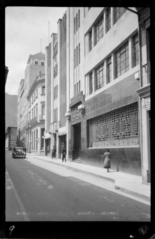 Banco Agricola, Calle 13